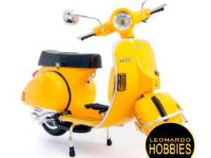 NEW RAY,VESPA,ROSARIO,ARGENTINA,AMIGOS DE LAS VESPA,GRUPO VESPA, MOTO VESPA,LEONARDO HOBBIES,P200,P200E,MOTOS ROSARIO,ENCUENTRO DE MOTOS ROSARIO,MOTONETA,SCOOTER,MOTITOS DE COLECCION,Vespa P200E Diecast Model Scooter 1978 yellow (amarilla)Escala 1/12 New Ray 42123
