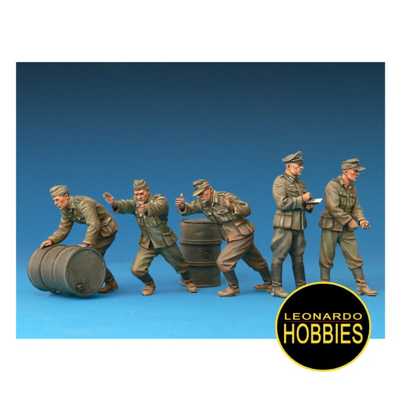German soldiers w/fuel drums Escala 1/35 Miniart 35041 - Imagen 2